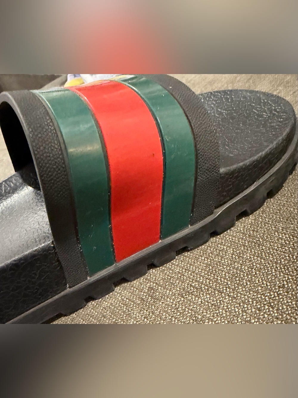 Men's Black Gucci Sandal with Green and Red Stripes LEFT SHOE ONLY - Picture 6 of 8